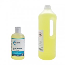 Flacon d'alcool 70 degrés dénaturé pour désinfection médicale et antisepsie de la peau