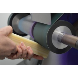 Bâton de nettoyage en gomme naturelle Maxi pour l'entretien et le décrassage des bandes abrasives sur tour de podologie